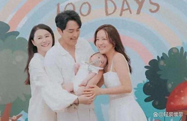 唐诗咏出席萧正楠女儿百日宴，站位无语却似一家东谈主